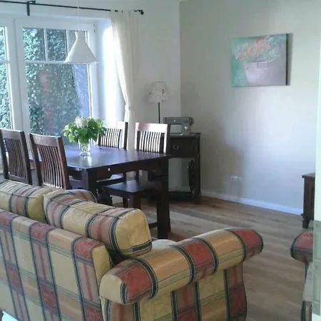 아파트 Liebevoller Landhaustraum 라테카우